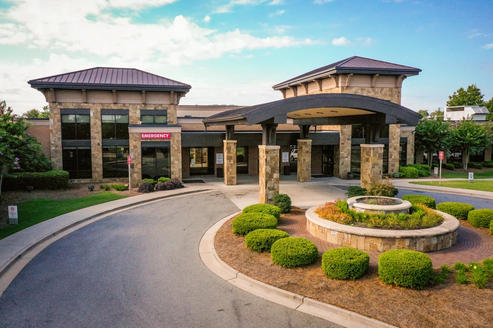 The front entrance of the Medical Center of Peach County 